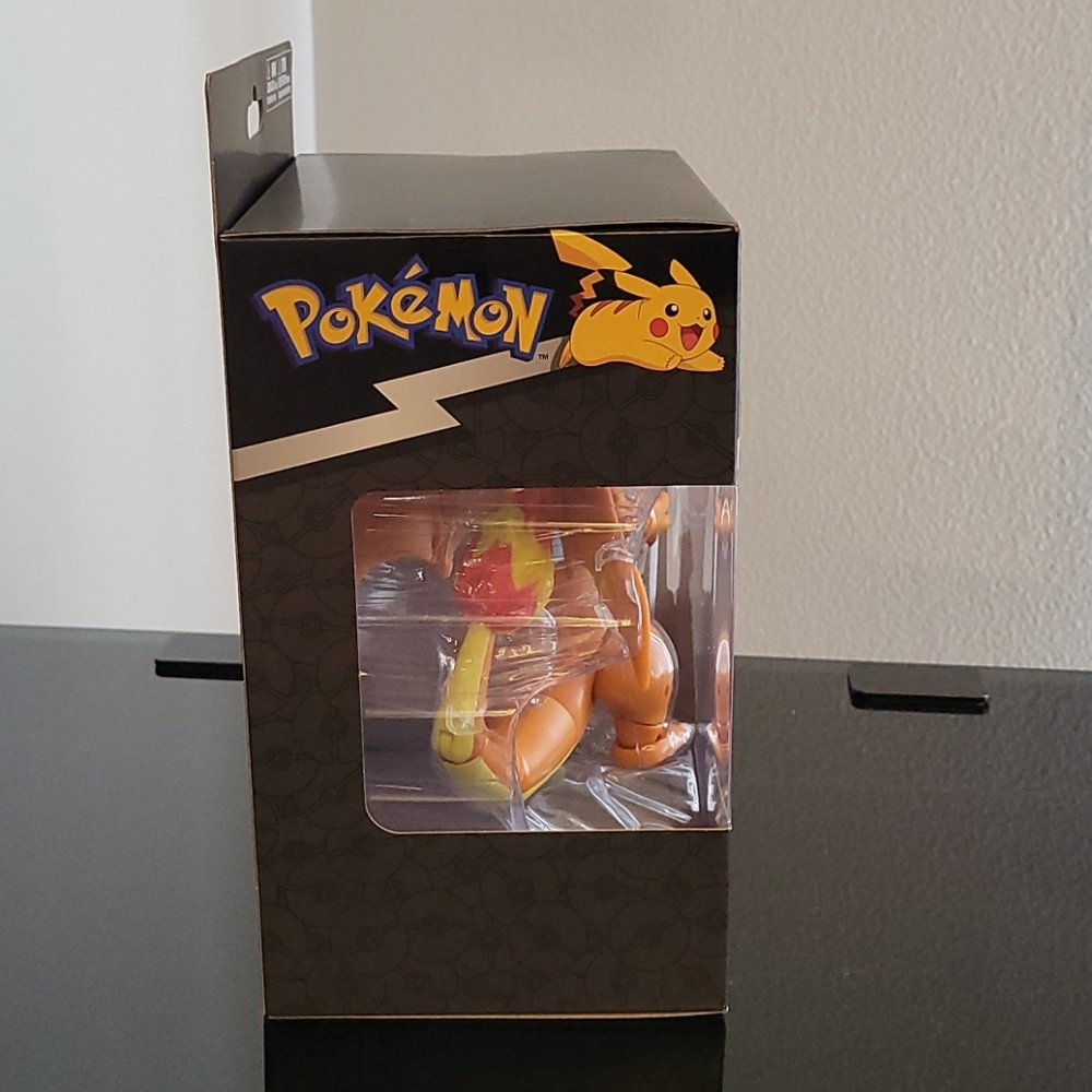 Pokemon Charizard 6" Figure w/ Moral Patch - Picture 4 of 8